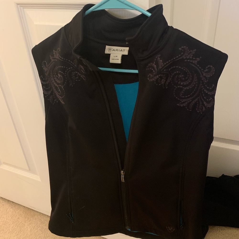 Ariat vest
